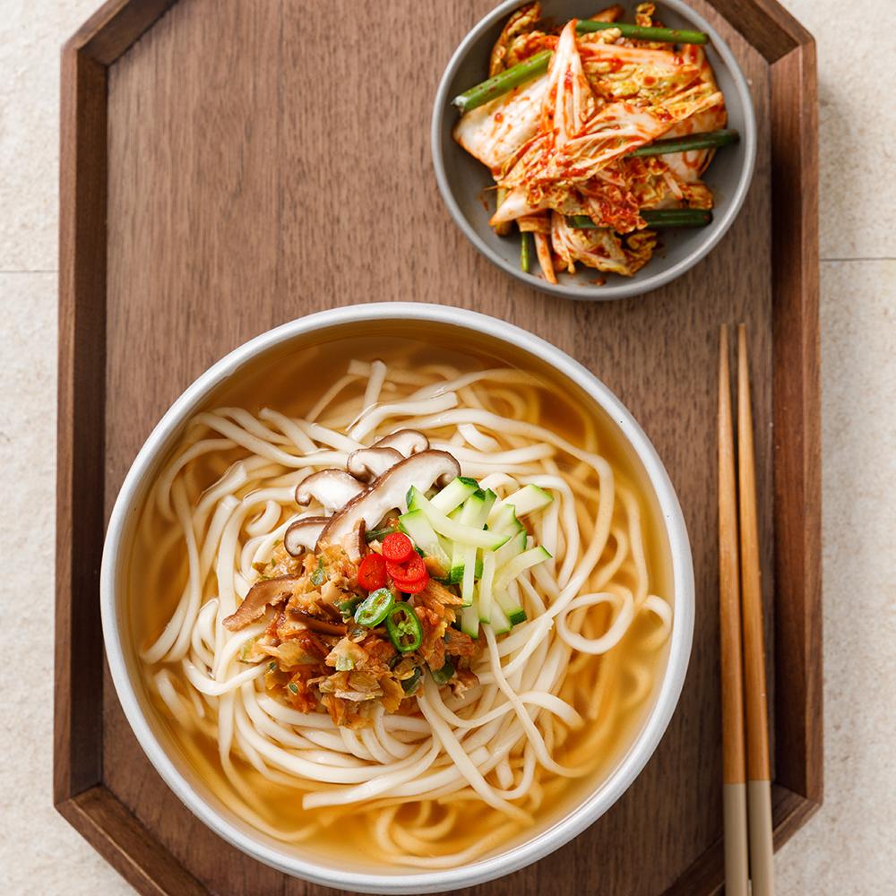 Kimchi Kalguksu